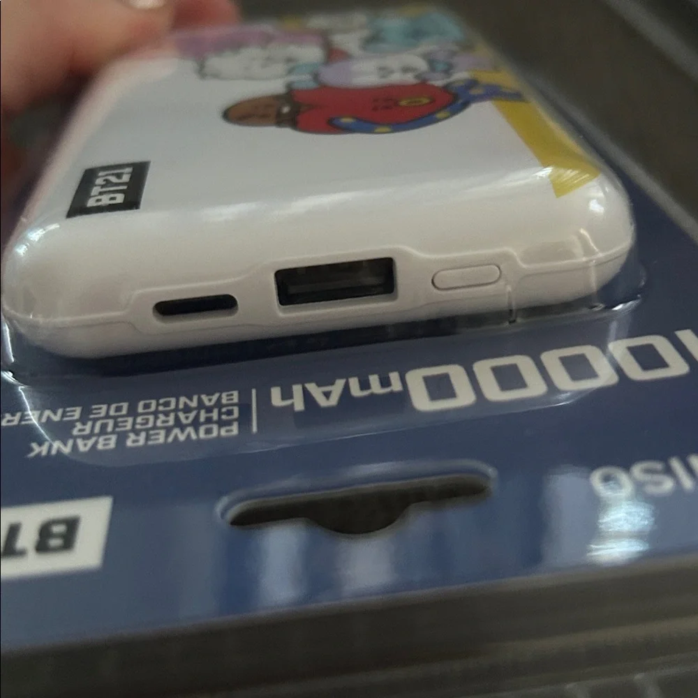 MINISO Line Friends BT21 10000mAh Ultra-thin Power Bank NWT
